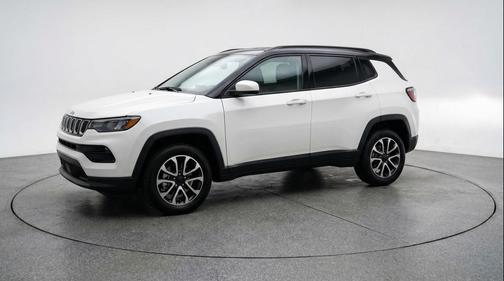 Bright White Clearcoat 2025 Jeep Compass Trailhawk