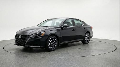 Super Black 2025 Nissan Altima SV FWD