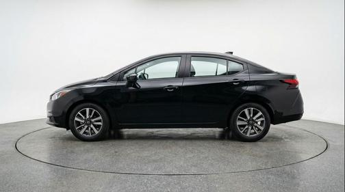 Super Black 2025 Nissan Versa 1.6 SV