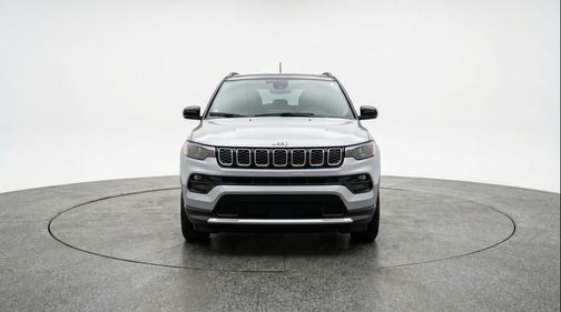 Silver Zynith Metallic Clearcoat 2025 Jeep Compass Limited