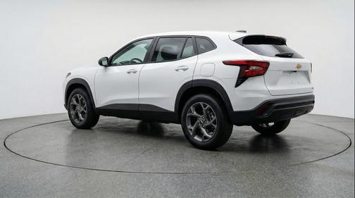 Summit White 2025 Chevrolet Trax LT
