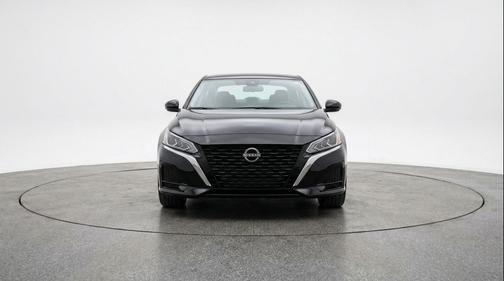Super Black 2025 Nissan Altima SV FWD