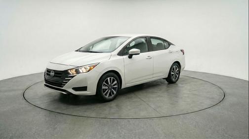 Aspen White Tricoat 2025 Nissan Versa 1.6 SV