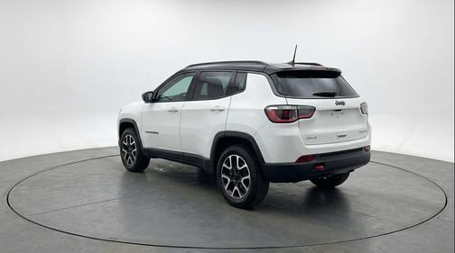 Bright White Clearcoat 2025 Jeep Compass Trailhawk