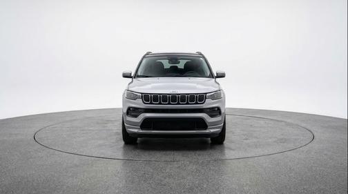 Silver Zynith Metallic Clearcoat 2025 Jeep Compass Limited