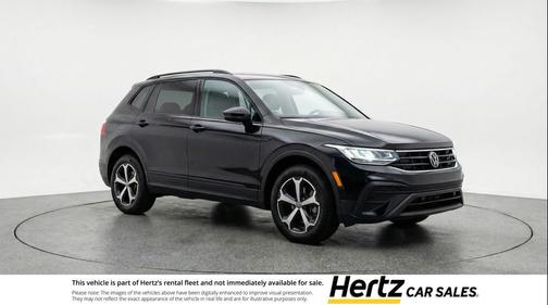 Deep Black Pearl 2026 Volkswagen Tiguan 2.0T SE