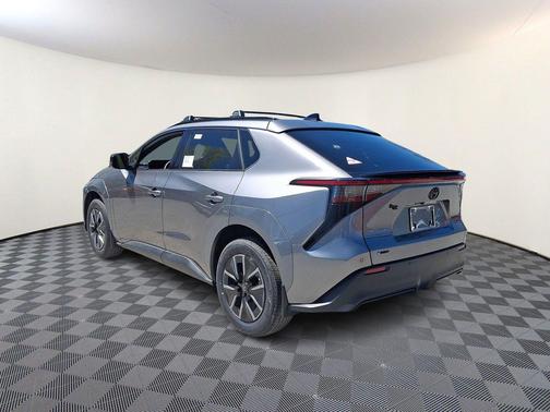 01l5 2026 Toyota bZ XLE Plus