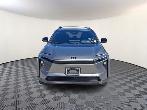 01l5 2026 Toyota bZ XLE Plus