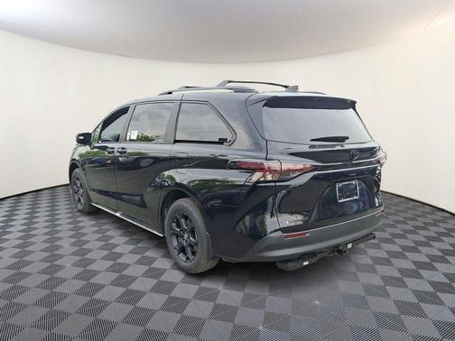 Midnight Black Metallic 2026 Toyota Sienna Woodland Edition