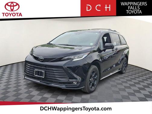 Midnight Black Metallic 2026 Toyota Sienna Woodland Edition