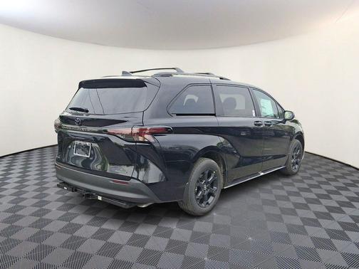 Midnight Black Metallic 2026 Toyota Sienna Woodland Edition