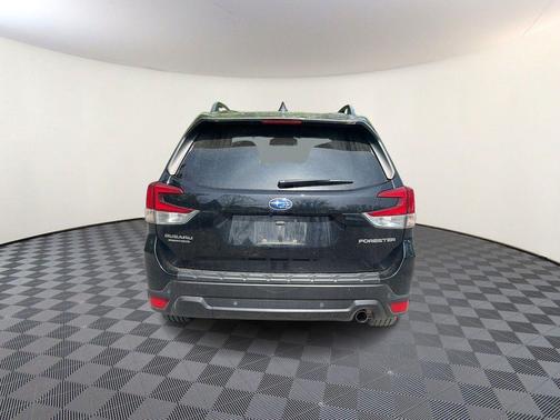 Crystal Black Silica 2021 Subaru Forester Limited