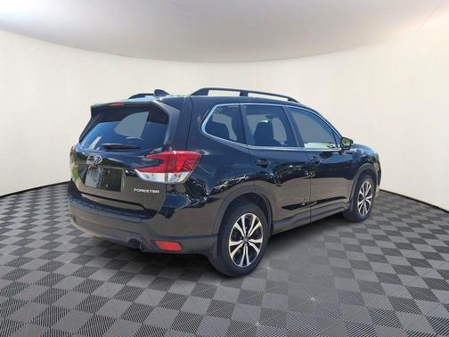 Crystal Black Silica 2021 Subaru Forester Limited