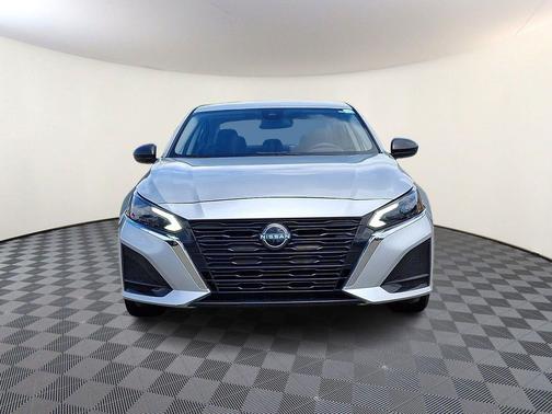 Brilliant Silver Metallic 2024 Nissan Altima 2.5 SV