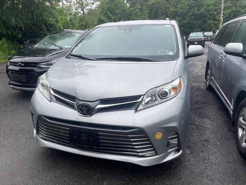 2019 Toyota Sienna XLE