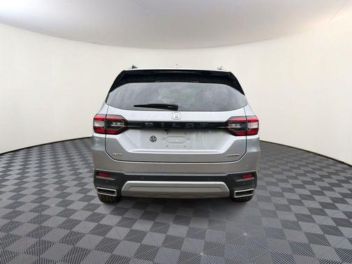 Lunar Silver Metallic 2025 Honda Pilot Touring 8-Passenger
