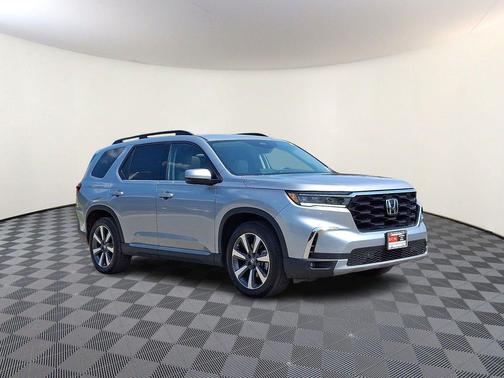 Lunar Silver Metallic 2025 Honda Pilot Touring 8-Passenger