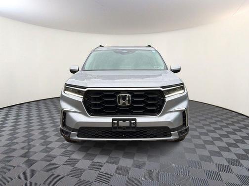 Lunar Silver Metallic 2025 Honda Pilot Touring 8-Passenger