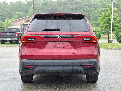 Pearl 2024 Toyota Grand Highlander XLE