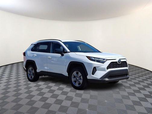 Ice 2025 Toyota RAV4 Hybrid LE
