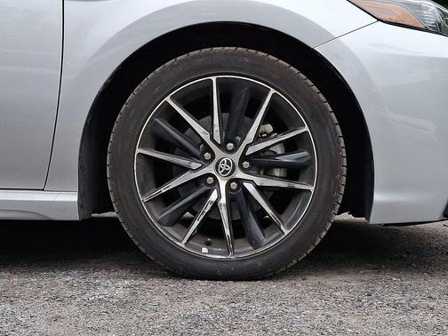 Celestial Silver Metallic 2023 Toyota Camry SE