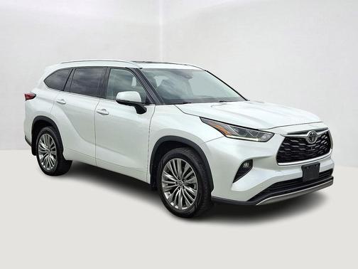 2022 Toyota Highlander Platinum