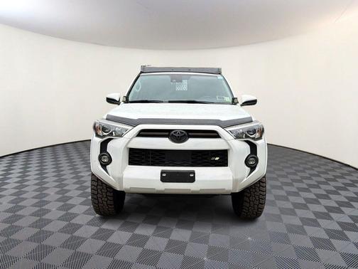 Super White 2021 Toyota 4Runner SR5