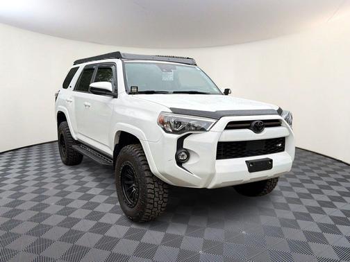 Super White 2021 Toyota 4Runner SR5