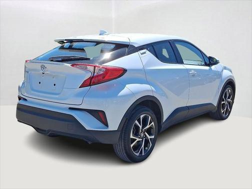 2022 Toyota C-HR XLE