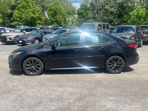 Midnight Black Metallic 2024 Toyota Corolla SE