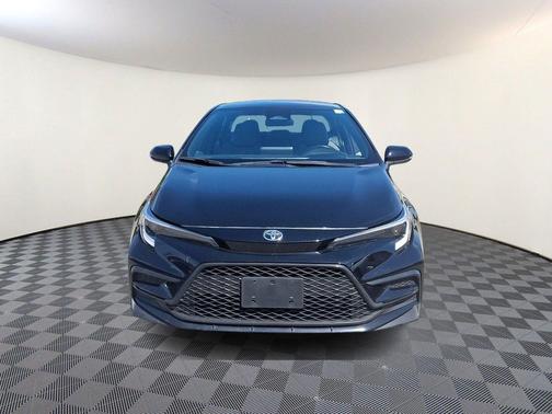 Midnight Black Metallic 2024 Toyota Corolla SE