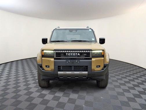 Trail Dust/Gray Scape Roof 2026 Toyota Land Cruiser Base