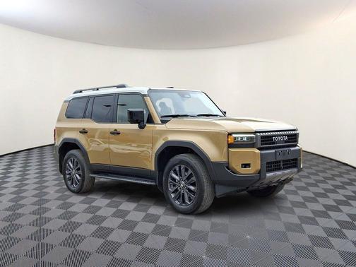 Trail Dust/Gray Scape Roof 2026 Toyota Land Cruiser Base