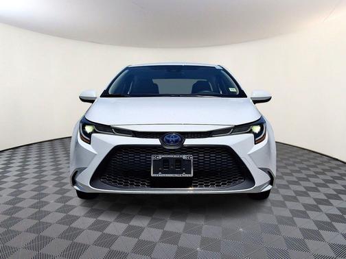 Super White 2021 Toyota Corolla Hybrid LE