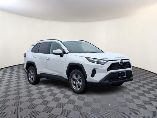 Ice Cap 2025 Toyota RAV4 XLE