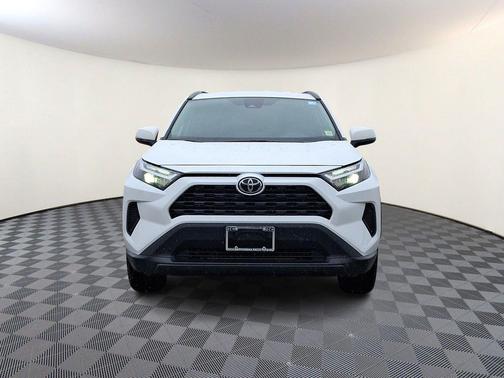 Ice Cap 2025 Toyota RAV4 XLE
