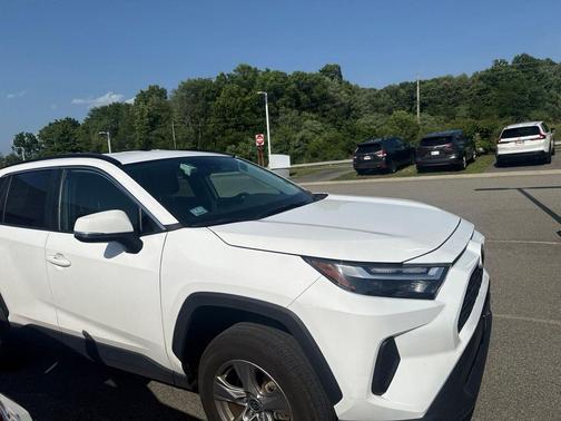 Ice Cap 2025 Toyota RAV4 XLE
