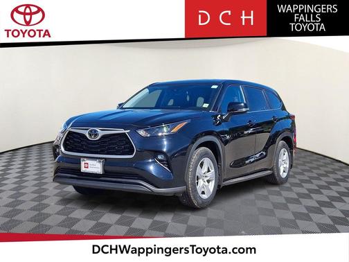 Midnight Black Metallic 2023 Toyota Highlander LE