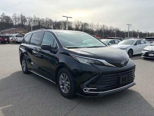 2022 Toyota Sienna XLE