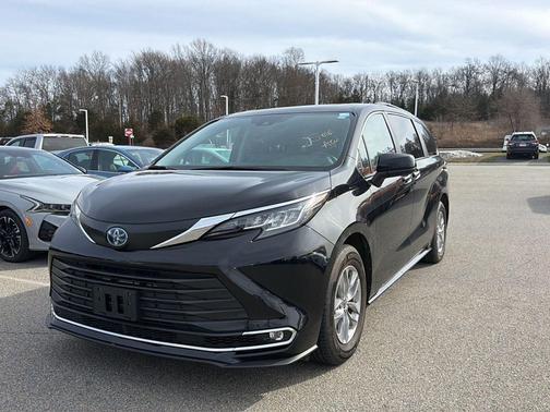 2022 Toyota Sienna XLE