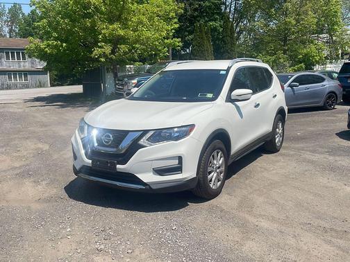 Glacier White 2017 Nissan Rogue SV