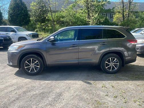 Predawn Gray Mica 2017 Toyota Highlander XLE