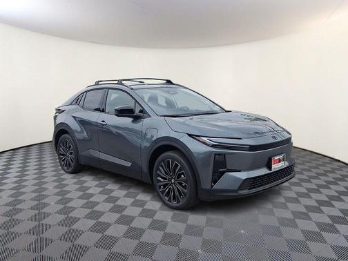 06y1 2026 Toyota C-HR XSE