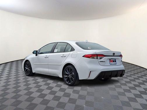 Ice Cap 2026 Toyota Corolla SE