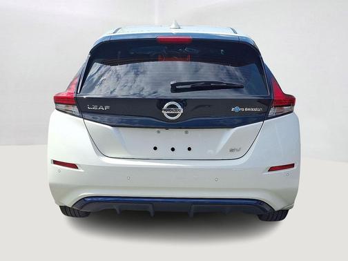 2022 Nissan Leaf SV 40 kWh