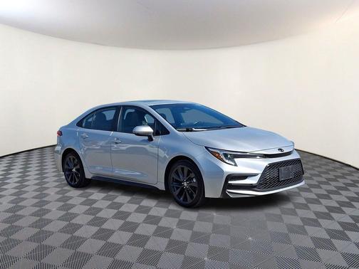 Classic Silver Metallic 2024 Toyota Corolla SE