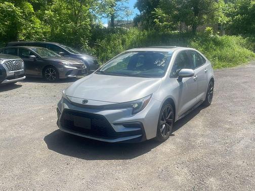 Classic Silver Metallic 2024 Toyota Corolla SE