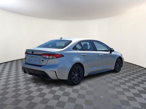 Classic Silver Metallic 2024 Toyota Corolla SE
