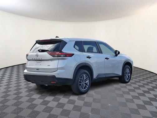 Brilliant Silver Metallic 2024 Nissan Rogue S