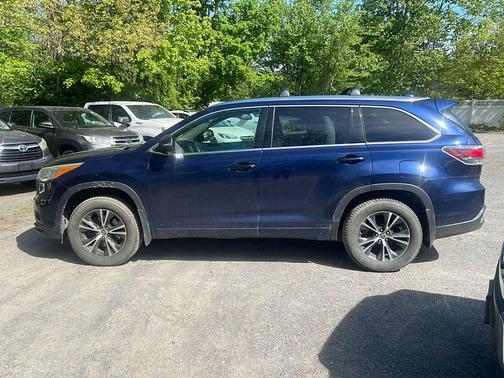 Nautical Blue Metallic 2016 Toyota Highlander XLE